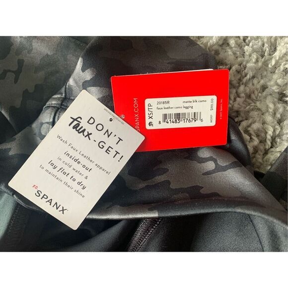 NEW NWT SPANX Faux Leather Camo Matte Black LEGGINGS $110 - Picture 4 of 4